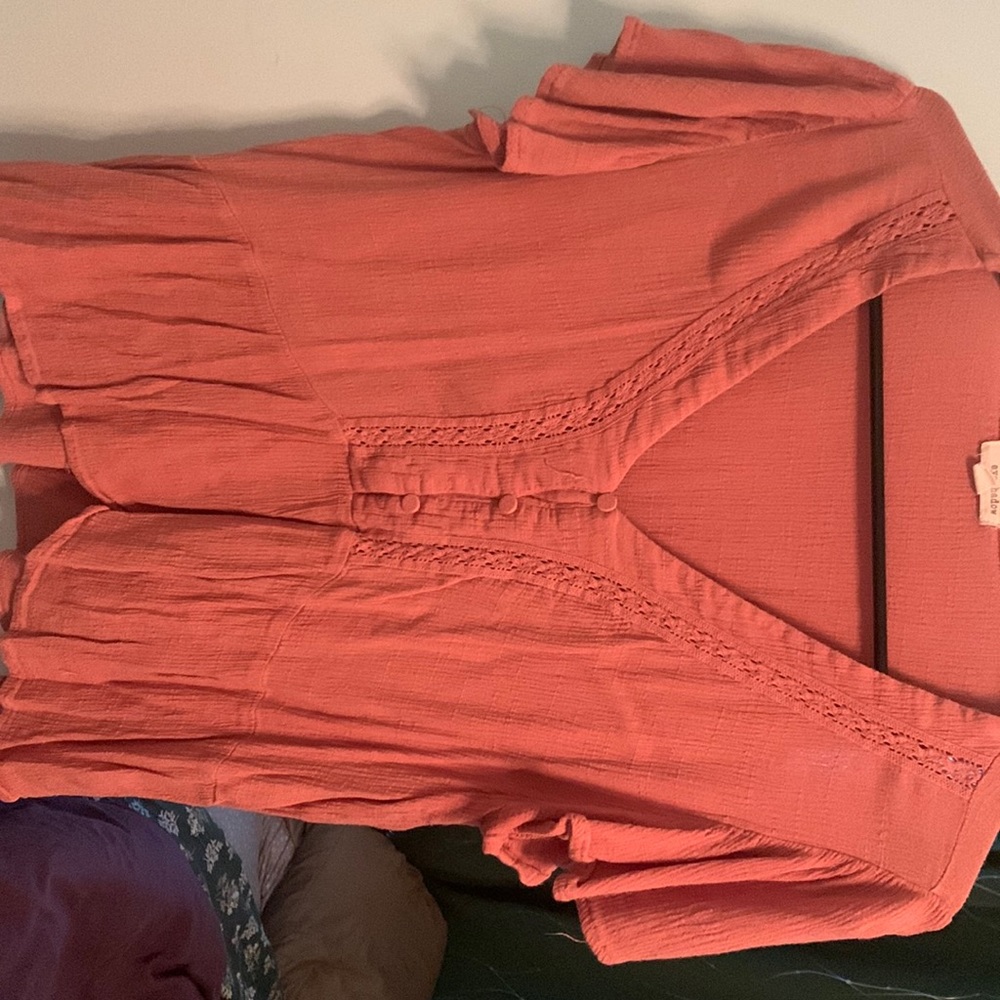pink cropped tee